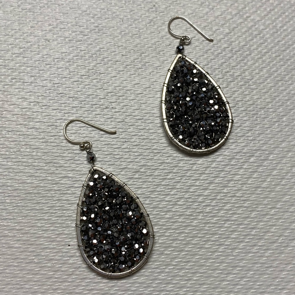 Boutique Teardrop Earrings Silver/Gunmetal EUC